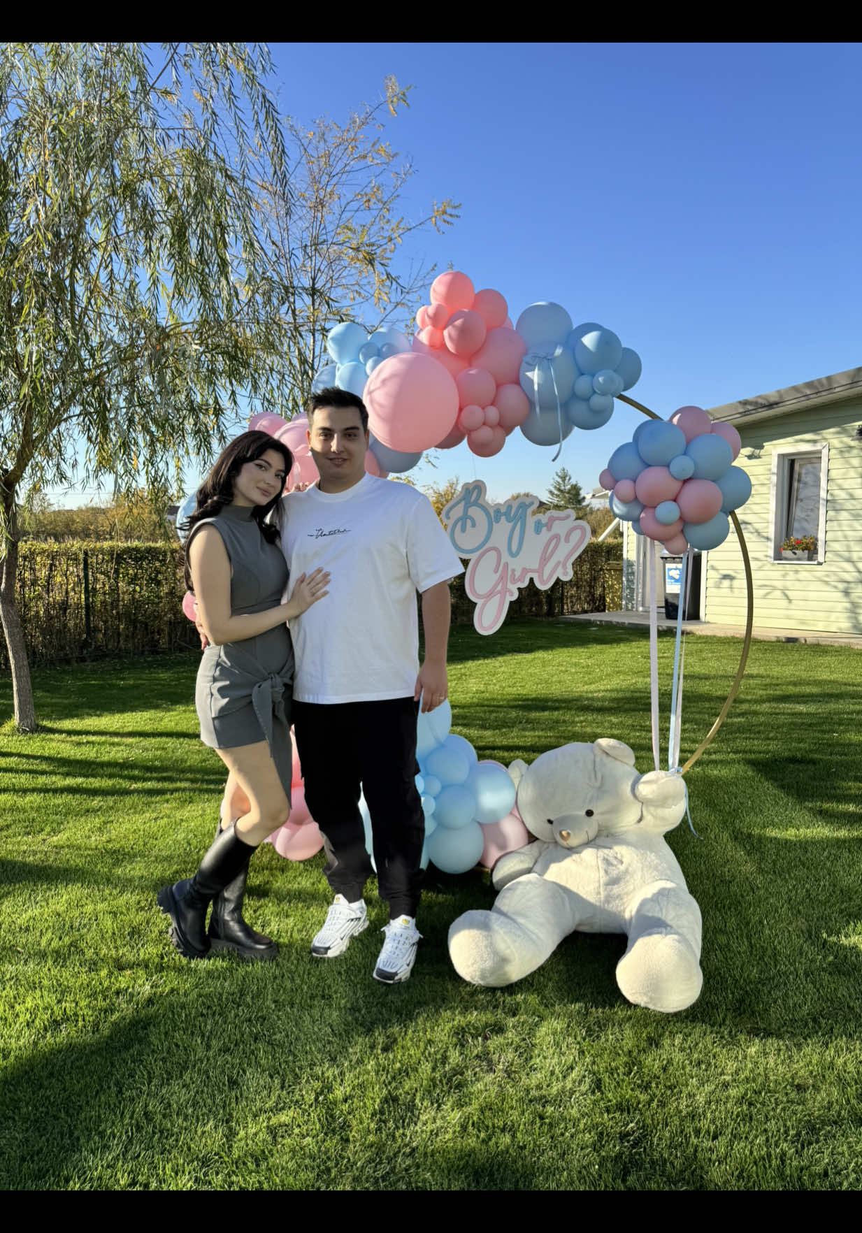 Am vrut neaparat sa facem si noi acest trend ✨ It was fun ✨@e.Madalin3 Haideti si pe insta :@alexandraprodann ✨ #machiaj #genderrevealparty #insarcinata #pregnant 