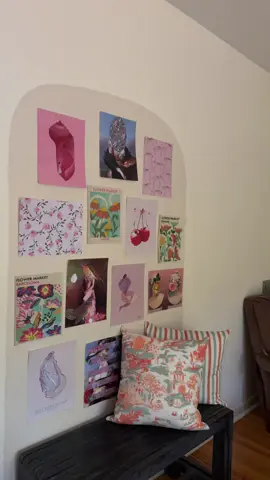 Truly obsessed with this gallery wall! #gallerywall #posters #gallerywalldecor #gallerywallideas #dopaminedecor 