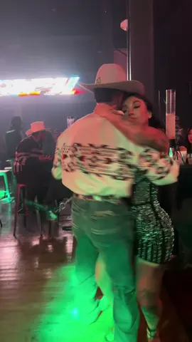 Oof ? 💭#fypシ #makemefamouse #baileschingones #baile #jaripeos @Diamante Live 