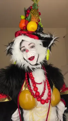 FUN FUN FUN #catinthehatmovie #catinthehatmovie #makeup #halloween  #madelinejohnsonnnn 