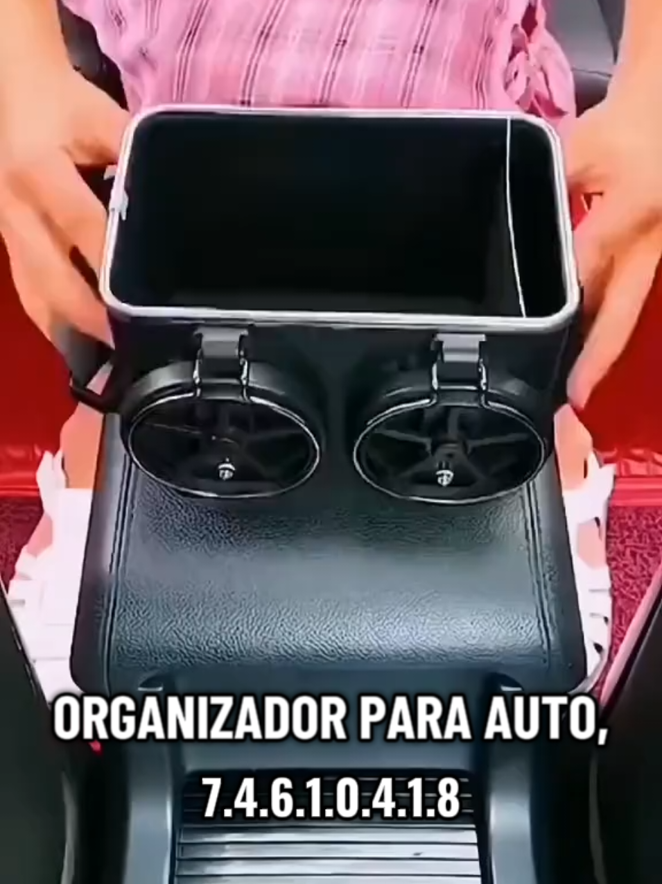 🚗🧃 CAJA ORGANIZADORA PARA REPOSABRAZOS DE AUTO ✨ Convierte tu coche en un espacio más ordenado y funcional 😍 ✔️ Organiza fácilmente monedas, documentos, llaves o el celular. ✔️ Incluye 2 portavasos plegables para tu café o botella de agua. ✔️ Diseño universal, se adapta a la mayoría de los vehículos. ✔️ Material resistente y elegante, disponible en color beige. ✔️ Instalación sencilla, se coloca entre los asientos. Perfecto para mantener todo a mano y conducir con comodidad 🚘💼 📲 Pedidos al 74610418 🚚 Envíos gratis a Santa Cruz, La Paz, El Alto, Sucre y Cochabamba 📦 Envíos a toda Bolivia 🇧🇴 #OrganizadorDeAuto #AccesoriosDeCoche #Portavasos #AutoOrdenado #ConduceConEstilo 
