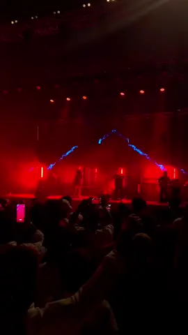 Final Countdown 🇱🇰❤️🇦🇪 @sarithsurithandthenews on Fire 🔥  මතකයන් ඔබේ live in Dubai 😘🇦🇪 #sarithsurithandthenews #finalcountdown #මතකයන්_ඔබේ_ #liveinconcert #srilanka 