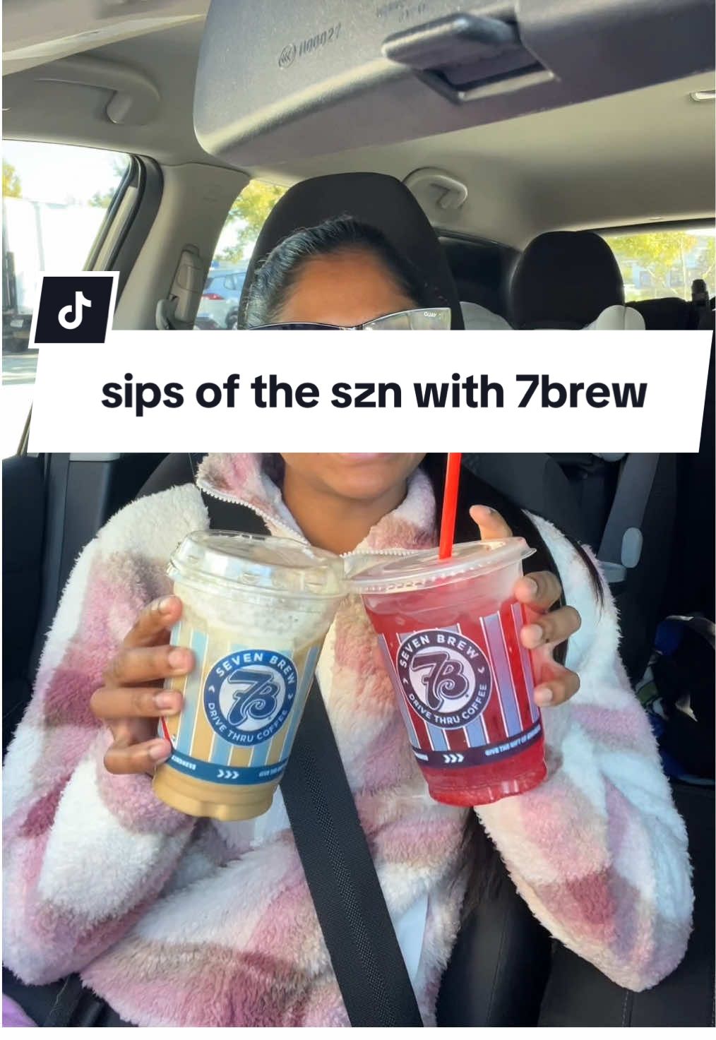 Sips of the season with @7brewcoffee such good holiday drinks! I tried the crème brûlée latte along with the holiday punch. I want to go back and try their peppermint one! ✨