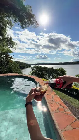 ¡Se viene el verano! ¿Y vos, como la vas a pasar? #cabañasantaana #cabañafrentealrio #santaanamisiones #misionesargentina #turismoargentina 