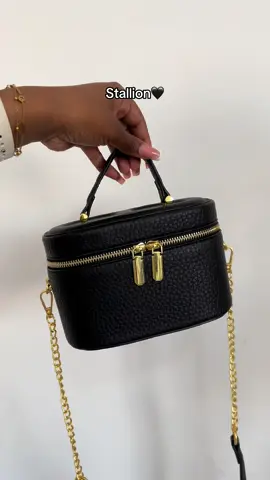 Stallion: R 450🖤 #bagsandeverything1 #handbags #fypシ゚viral #bag #new 
