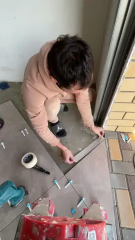 как быстро сделать шаблон для сложной подрезки #своимируками #стройка #ремонт #тренды 