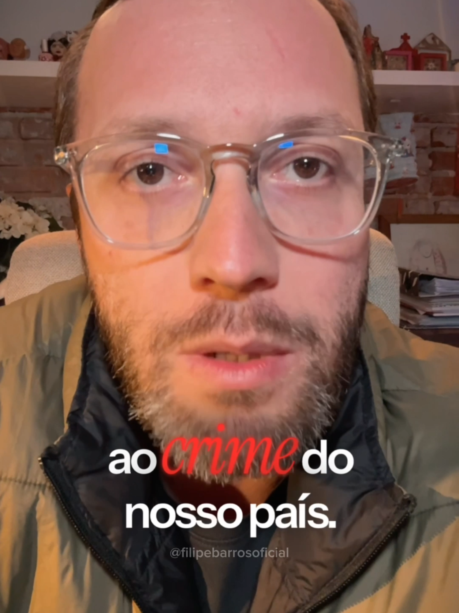 O crime organizado faz milhões de brasileiros reféns. Isso tem que acabar! Por isso, convoquei o ministro Lewandowski para explicar o que o governo Lula está fazendo pela segurança do país. O Brasil precisa saber: o governo está ao lado da população ou dos criminosos? A omissão do governo Lula já custou vidas demais. Ministro, compareça. Não seja mais um a se ausentar.