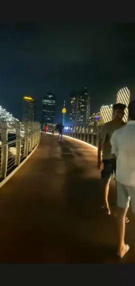 ඒ කටහඩ් නිසා අද ජීවිත කීයක්නම් එලියවෙලා ඇතිද...❤️🙏 #loora#qouts#foryoupage#1m#kannoruwe_siridamma_hamuduruwo🙏 