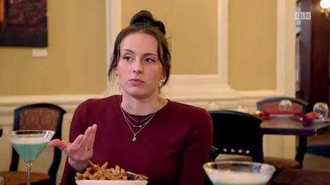 Sister wives have a heart-to-heart as Dani shares why she can't handle Yessel having another baby 💔 #SeekingSisterWife TONIGHT at 9/8c on TLC.