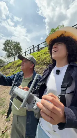 Literalmente mi dinero volando 💸 💸💸💸💸💸 Gracias amigos @DJI Agriculture  Lo consiguen acá 👇🏻 @DJI Colombia I SEAFINE 