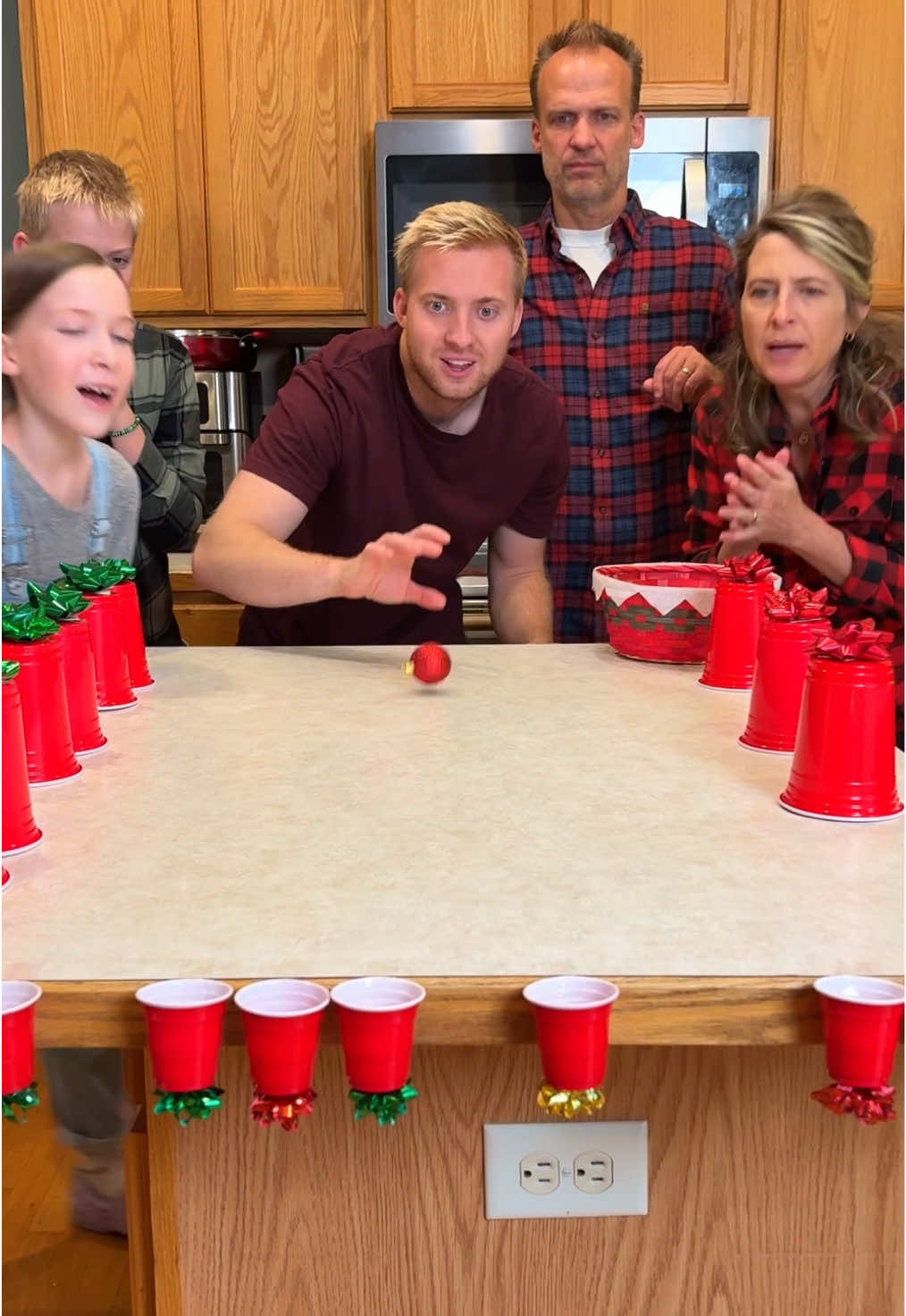 Tiny Cup Christmas Challenge 🎄🎅#game #family #challenge #party #holiday #christmas 