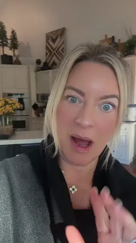 Should i paint this wall black? #fyp #decoratorstiktok #accentwall #helpmedecide #interiordesignerstiktok 