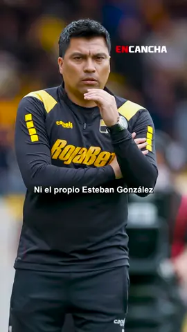 LA HISTORIA DEL CEREBRO DE COQUIMBO 🏴‍☠️ La carrera como futbolista de Esteban González, el cerebro del extraordinario Coquimbo Unido, quedó marcada por un autogol que significó perder un título ante la U. Pero las buenas vinieron como entrenador, firmando dos ascensos con Deportes Concepción y ahora campeón de Primera a sus 43 años.