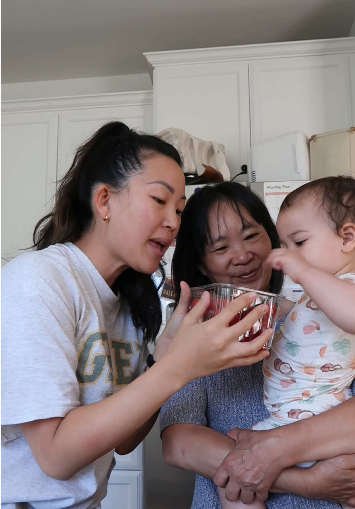 If anyone is local to San Diego and has been impacted by the disruption/reduction in SNAP benefits please let me know! I would like to personally send you a farm box from @Yasukochi Family Farms #motherhoodunplugged #motherhoodjourney #momlife #firsttimemom 