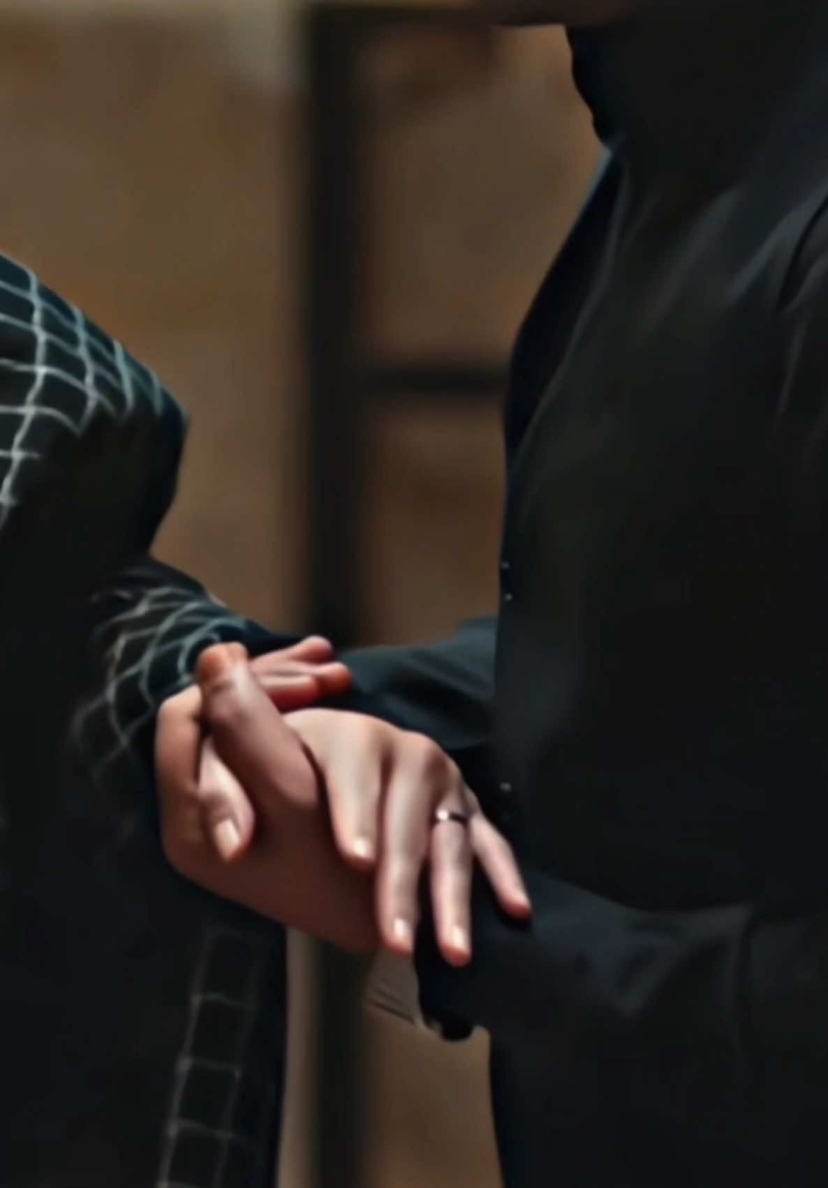 Hiç kimsenin sana zarar vermesine izin vermicem  . #uzakşehir #uzakşehiredit #thelunaa3 #alyaalbora #cihanalbora 