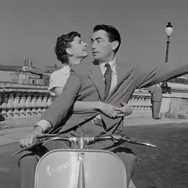 roman holiday x the fate of ophelia !! 🛵 #oldhollywood #audreyhepburn #romanholiday #thefateofophelia #foryou 
