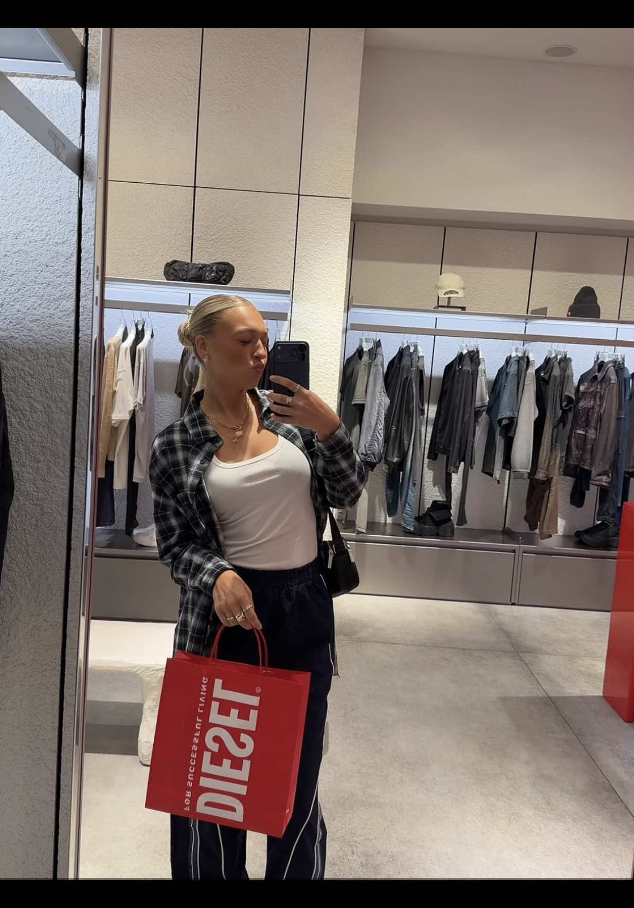 Come dilly dally w me in Dallas 🤍🧋🛍️✨#shopping #Vlog #shoppinghaul #apple #skims 