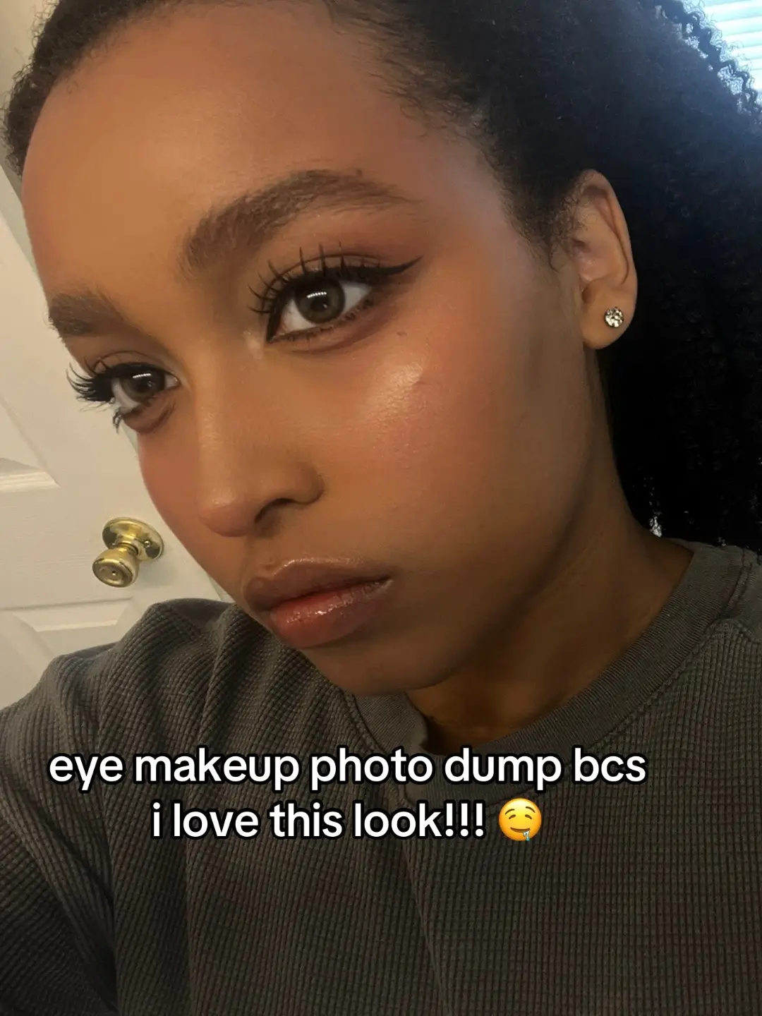 so glad i took all of these bcs the makeup ATEEEE!!! if i cannot recreate this i will explode. #makeup #eyemakeup #douyinmakeup #chinesemakeup #makeuplook 