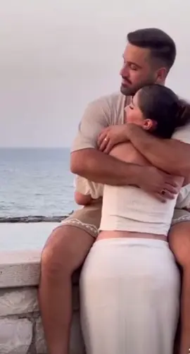 أعان الُلُه قَلبًا تمنيَ شخـصًا ، ولم يَكن مكتوبًا لهُ ..#اليوم_ماعوفك_صلاح_حسن_اغاني_الحب 