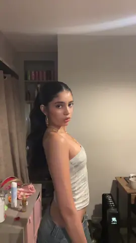 preach queen #jealousy #fyp #hollister #outfit #streetwear 