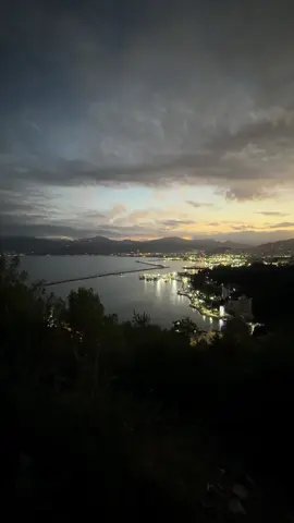 Iphone17 pro max 😬🥴 Bejaia ❤️#bejaia #bejaia06_la_kabyle💪♓❤️ #kabyle #17promax #iphone17promax 