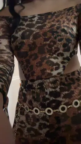 It’s Zay in the background 