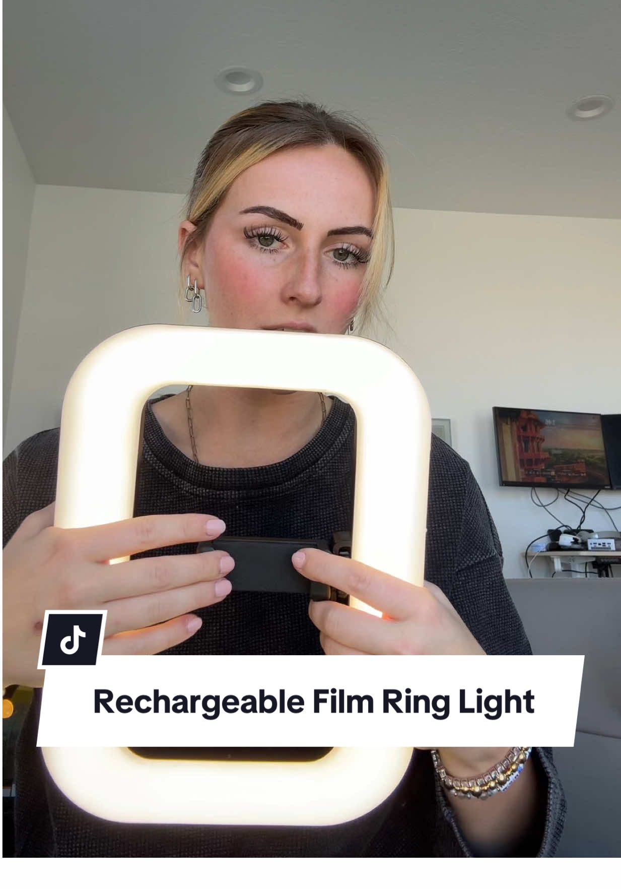 This Rechargeable Portable Ring Light is elite for content creation / filming on the go!! #ringlight #lighting #spotlightfinds #tiktokshopblackfriday #tiktokshopcybermonday 