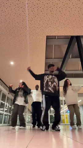 YUHHH IS THAT TIME AGAIN!!🎄😍🔥 // (dc me) #carlsuffrin #dance 