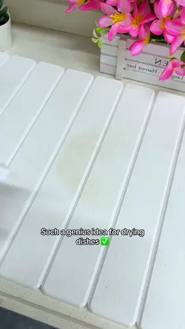 Can’t believe how gorgeous this stone drying mat is 🤟💁🏻‍♀️✅#tiktokmademebuyit #foryoupage #fyp #stonedryingmat #KitchenHacks #stonemat #dishdryingmat #diahdryingrack #kitchenorganization #kitchenware #dishwasher #sinkrackorganizer #sinkcleaning 