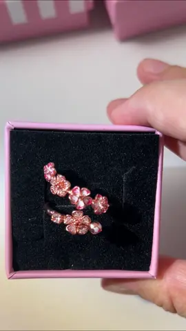Wrap your love in this pretty pink blossom 🌸  #aestheticjewelry #pinkaesthetic #giftforher #ringsofinstagram 