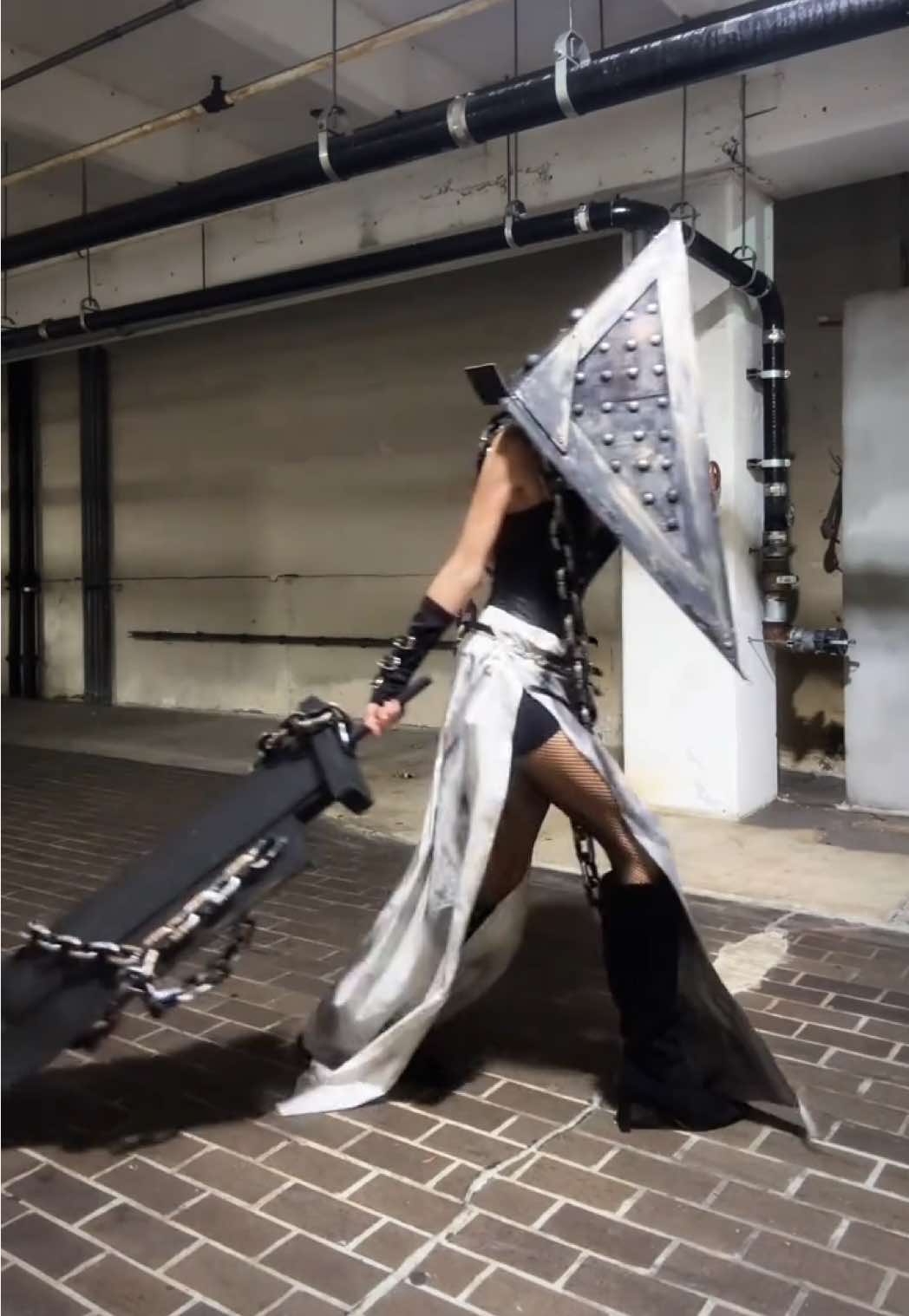 Halloween 2025 was amazing. Who else thinks I won Halloween this year? #nataliereynolds #silenthill #halloween #silenthillnurse #pyramidhead silent hill nurse pyramid head Halloween costume 