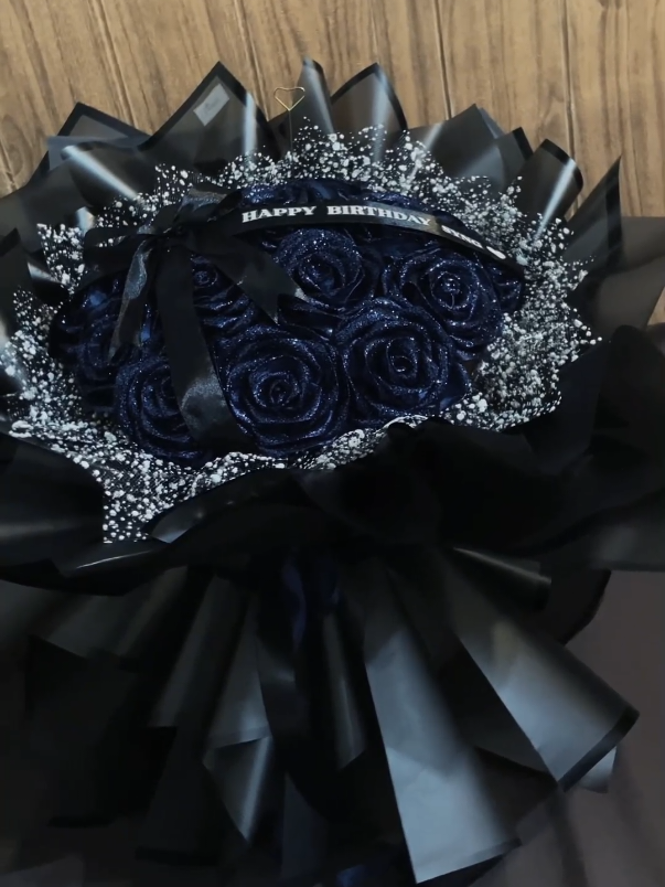 16 tangkaiii full Glitter.... #buketmurahjember #lewatberanda #fyp #buketpitasatin #buketsatin 