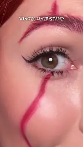 If you’re not good at winged eyeliner check out this wing eyeliner stamp! #wingedliner #Eyeliner #eyelinerstamp #tiktokshopblackfriday #tiktokshopcybermonday