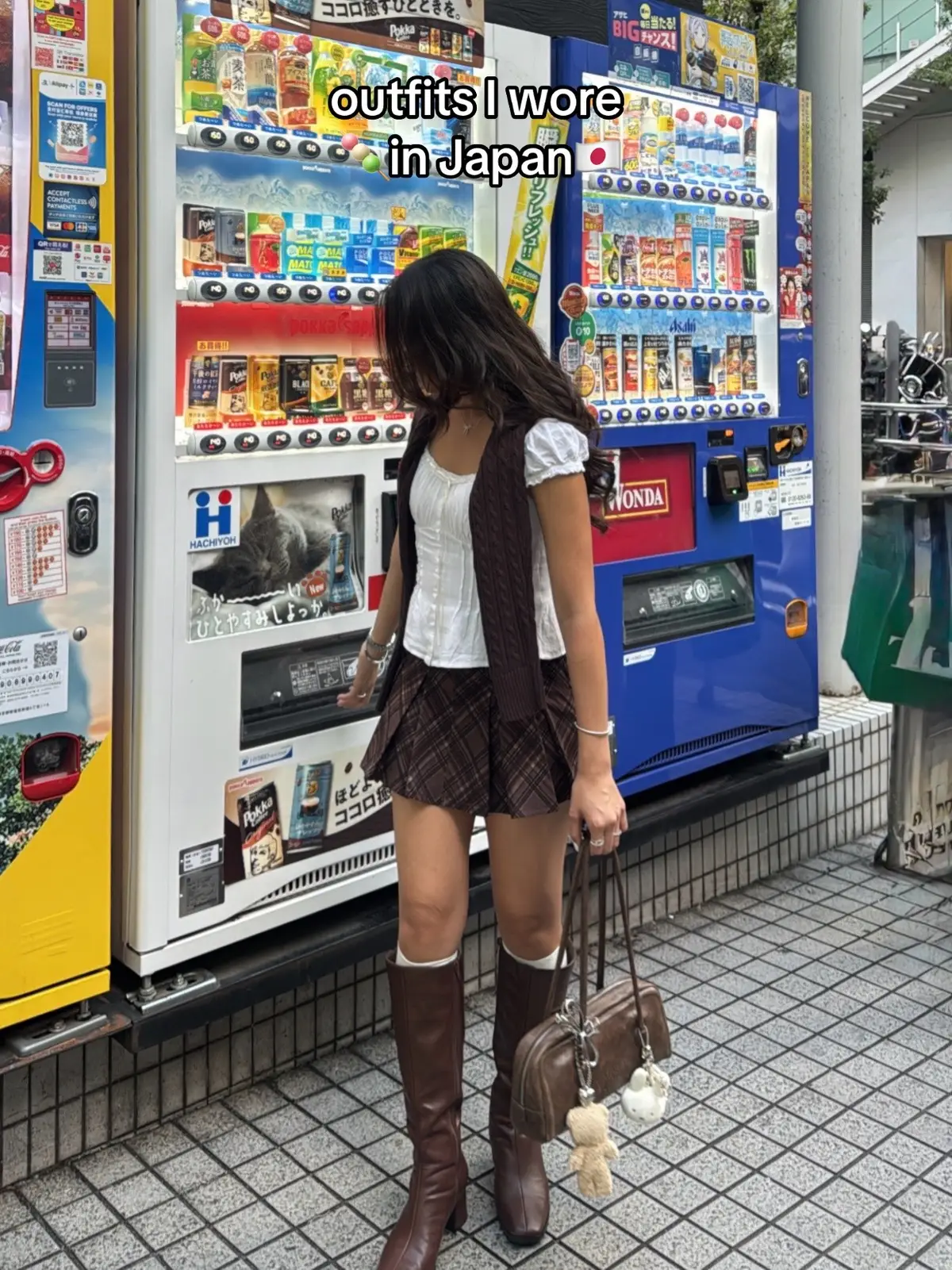 Japan Outfits🇯🇵  I packed light and ended up shopping in Japan. I was there for 14 days here are some of the outfits I wore during my trip in early October #japan #japanoutfit #tokyo #kyoto #outfitideas 