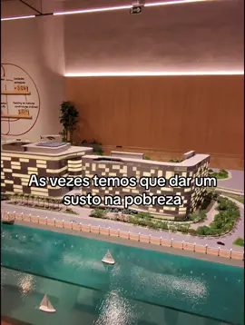 Tudo o que você deseja pode se manifestar quando você acredita de verdade: O atendimento desse corretor é diferenciado, tão eficiente que quase saí com 3 apartamentos de uma vez.