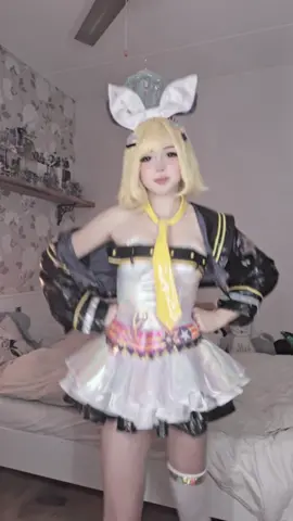 super scary jumpscare warning #rin #rincosplay #vocaloid #vocaloidcosplay #musedash 