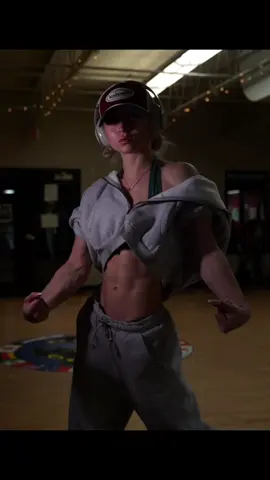 building the web 🕸️ #gymgirl #gymshark 