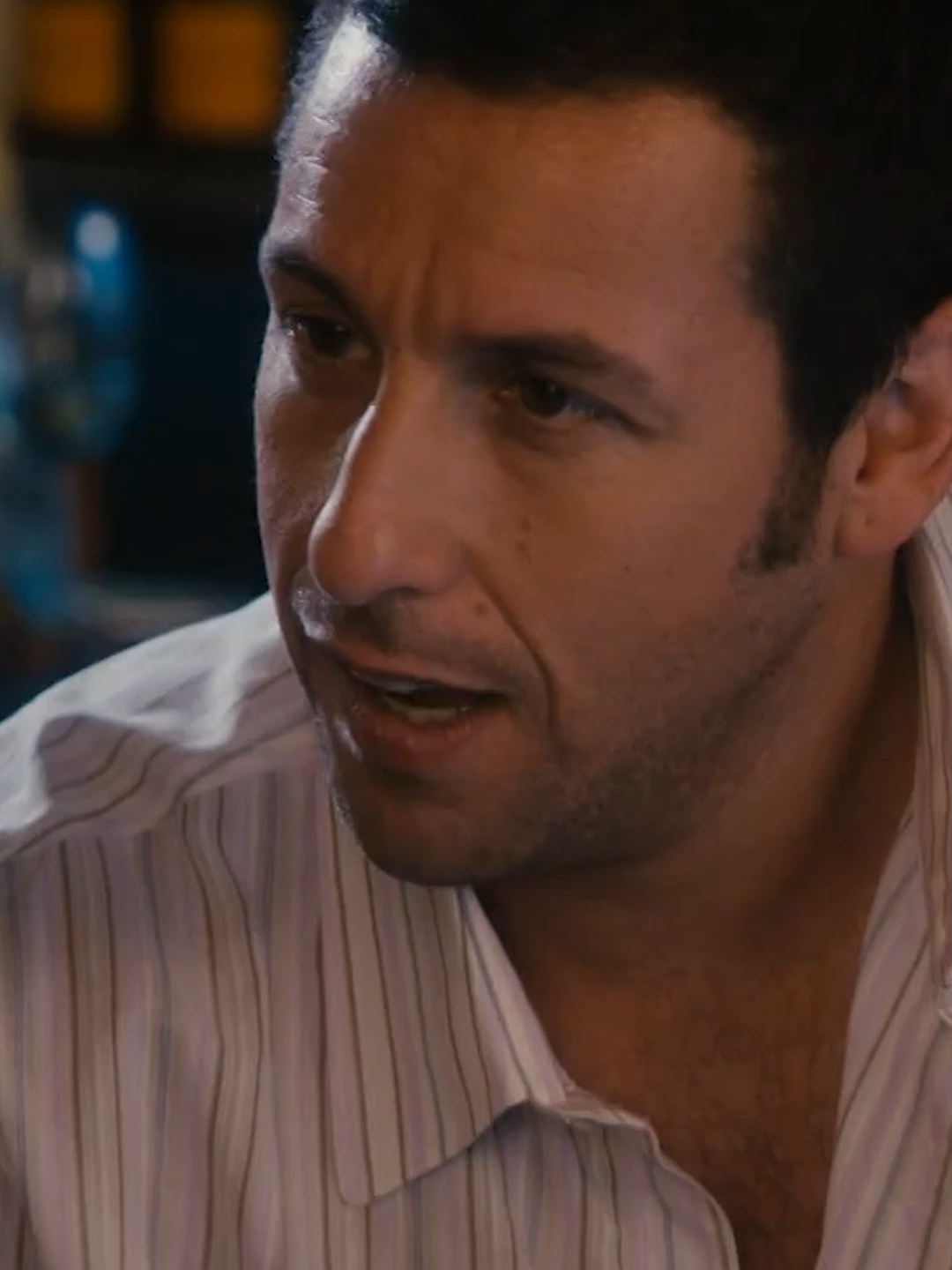 Ele olhou tão no fundo dos olhos dela que eu senti daqui 🥹 Um “fake dating” que acaba em romance, com Adam Sandler e Jennifer Aniston no elenco = tudo pra mim! 🎬 Esposa de Mentirinha 📱 Assista quando quiser no meu catálogo dentro do Globoplay, do Prime Video ou do app da sua operadora de TV. #esposadementirinha #adamsandler #romance #romcom