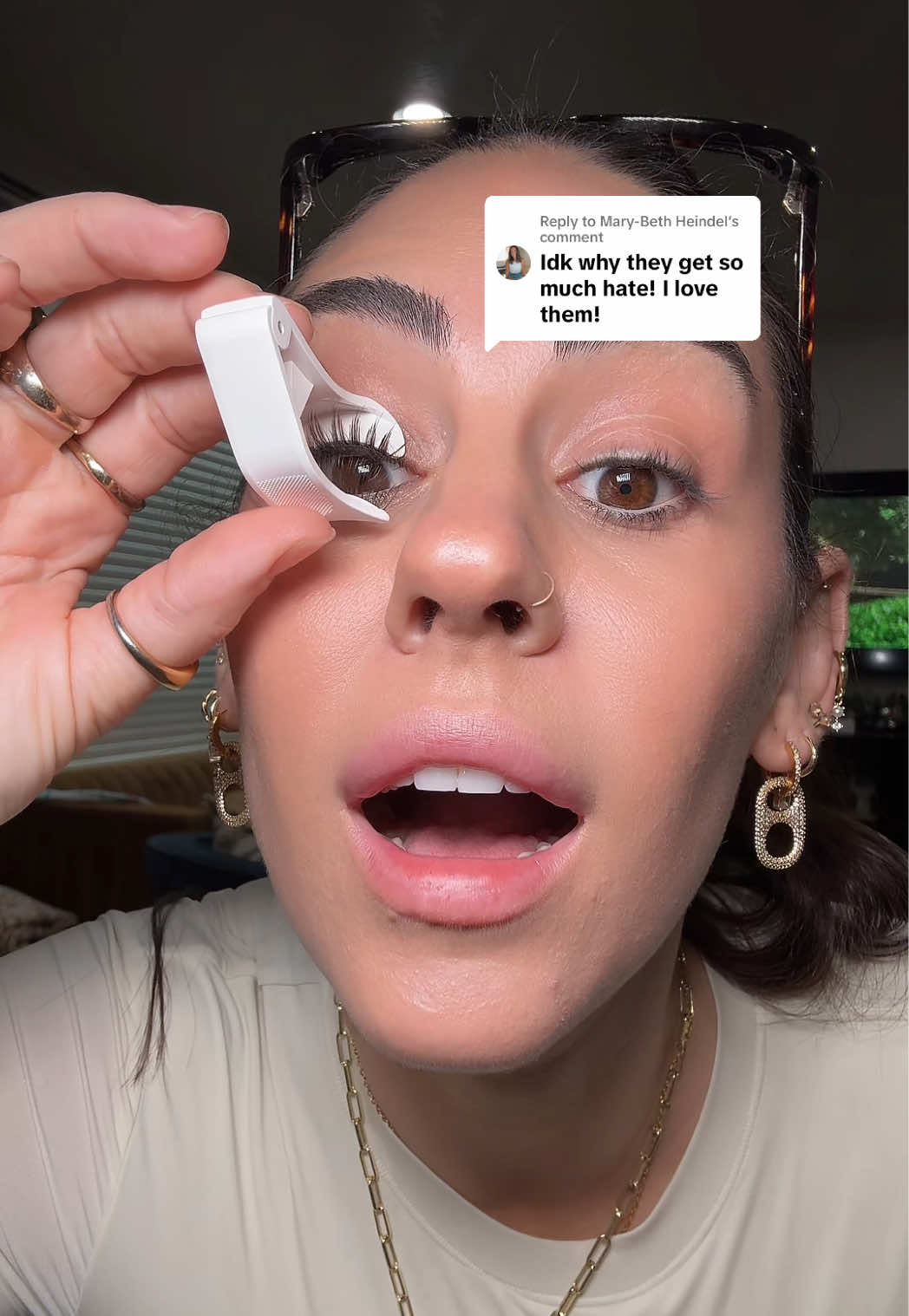 Replying to @Mary-Beth Heindel The new Wosados ‘Peony’ lashes are genius — brown on top, black underneath, so they melt into your real lashes and look insanely natural