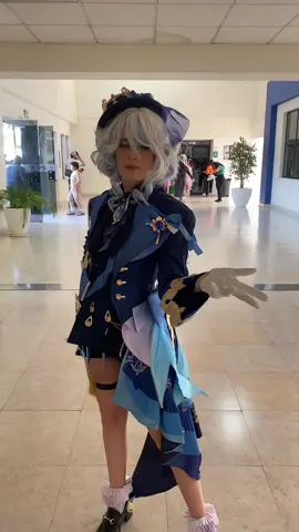Tocan videos de la convención #furina #genshin #GenshinImpact #furinagenshinimpact #furinacosplay 