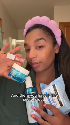 Secrets out💙 @@Neutrogena ##skincareroutine##neutrogenahydroboost##glowyskin##neutrogenagifted