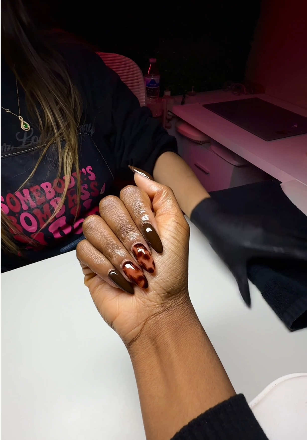 The chocolate brown w tortoise is so perfect🤎#fyp #nails #inspo #fall @Vika🫶🏼 