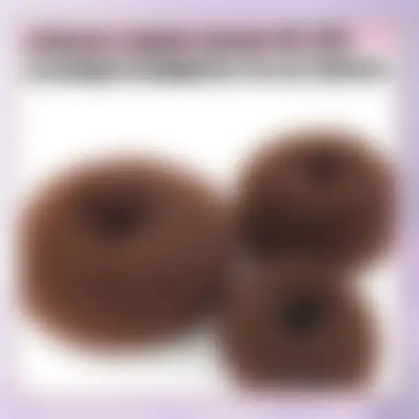 «Токийский гуль» — это история о студенте Кэн Канэки, который после нападения гуля становится наполовину гулем. Основной смысл — исследование тем, что значит быть человеком, борьба между добром и злом, а также конфликт между двумя мирами: гулей, которые питаются человеческой плотью, и людей. Сюжет исследует, как герой справляется с новой сущностью и как это меняет его личность и место в обществе. 