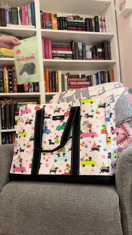 scout has the perfect gift for the dogs or dog moms in your life this holiday season! 🐾 🩷 luna and minerva had so much fun pretending it was christmas with their new gift wags print!  use code CASSIDYD at the link in my bio! @scoutbags #scoutbags #gifted #dogmom #rescuedogs #adoptdontshop 