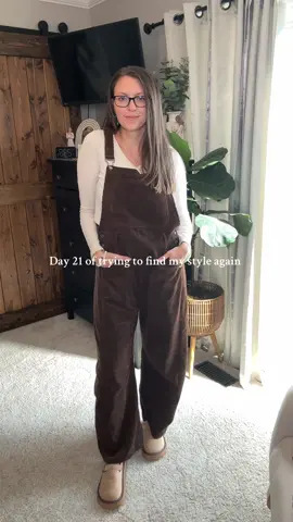 Been a few days but I’m back lol. Tis the season for being sick! #OOTD #outfitinspo #falloutfits #tiktokshopfinds #momfit 