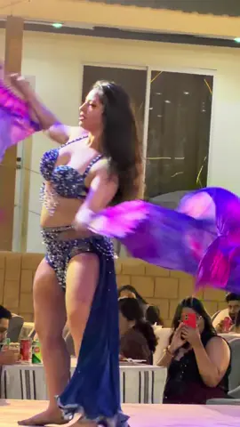 Belly Dance in Uae 🇦🇪 #desert #bellydance #dubai #fyp #viral 