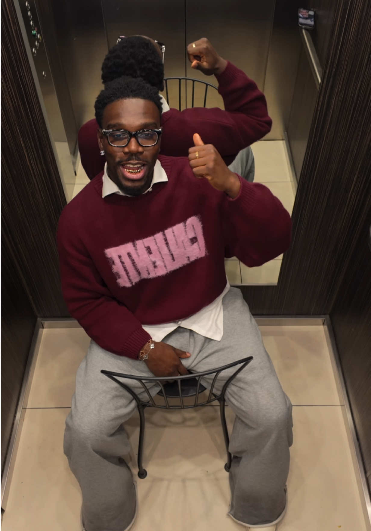 Sorry last one, I just love this song 😭@Masego ! Favourite sweater from @SCUFFERS 