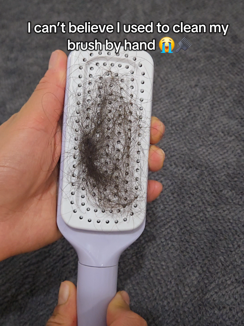 The easiest way to keep your brush clean 🪮✨ #hairbrush #selfcleaningbrush #detanglingbrush #hairtok #haircare     No more messy brushes or tangled hair  just twist, lift, and done 💅 Perfect for all hair types and daily use 💜