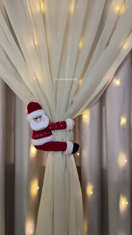 Papai Noel de pelúcia: prendedor de cortina divertido e natalino! 🎅✨Comente EU QUERO que te envio 😍 #NatalShopee #AchadinhoFeliz #decoração #fyp 