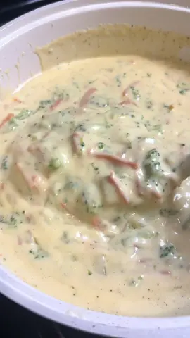 #soup #soupseason #fyp #broccolicheddarsoup 
